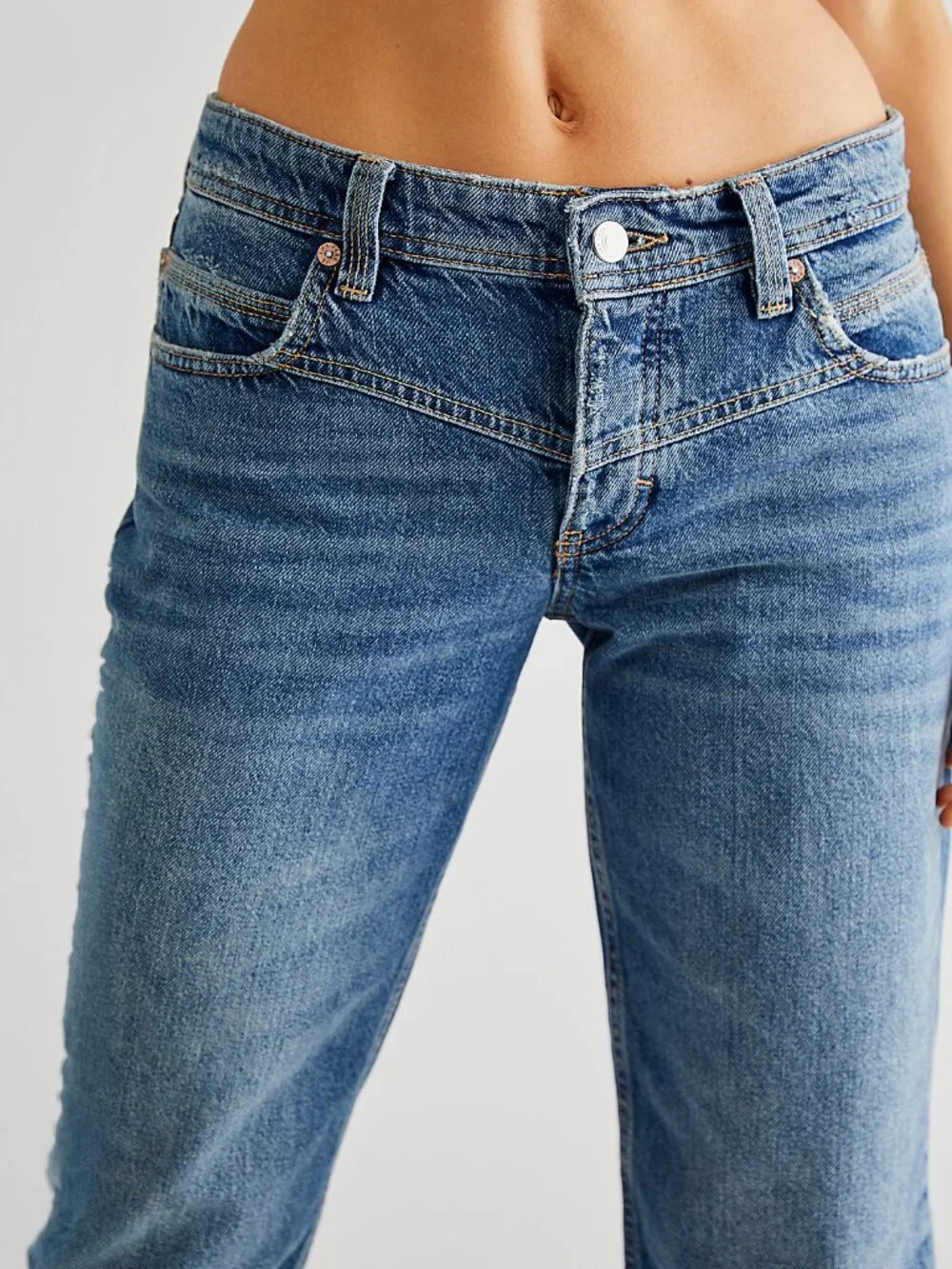 Free People Shelby Low Rise Boyfriend Jeans in Heat Check Blue - sz 32